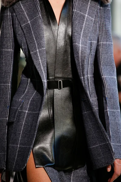 Look 14
